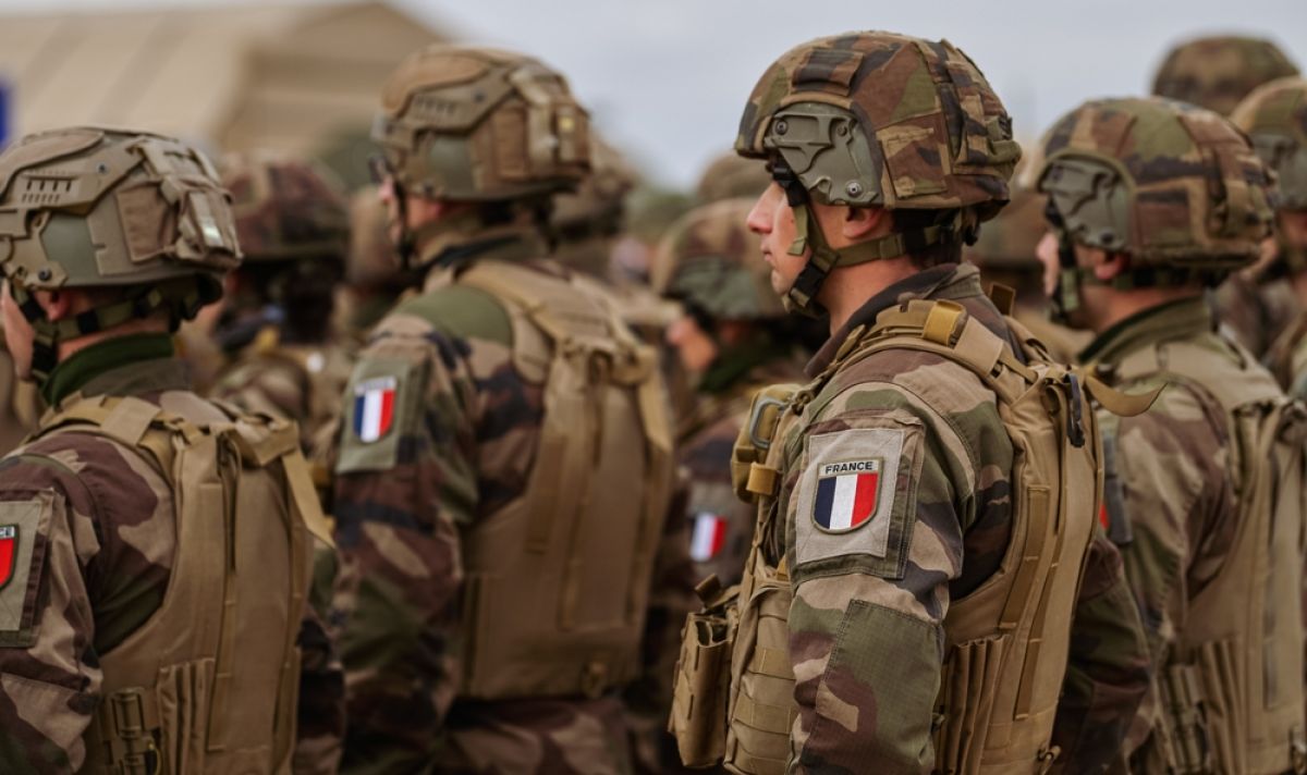 Франция си тръгва от остров Мали