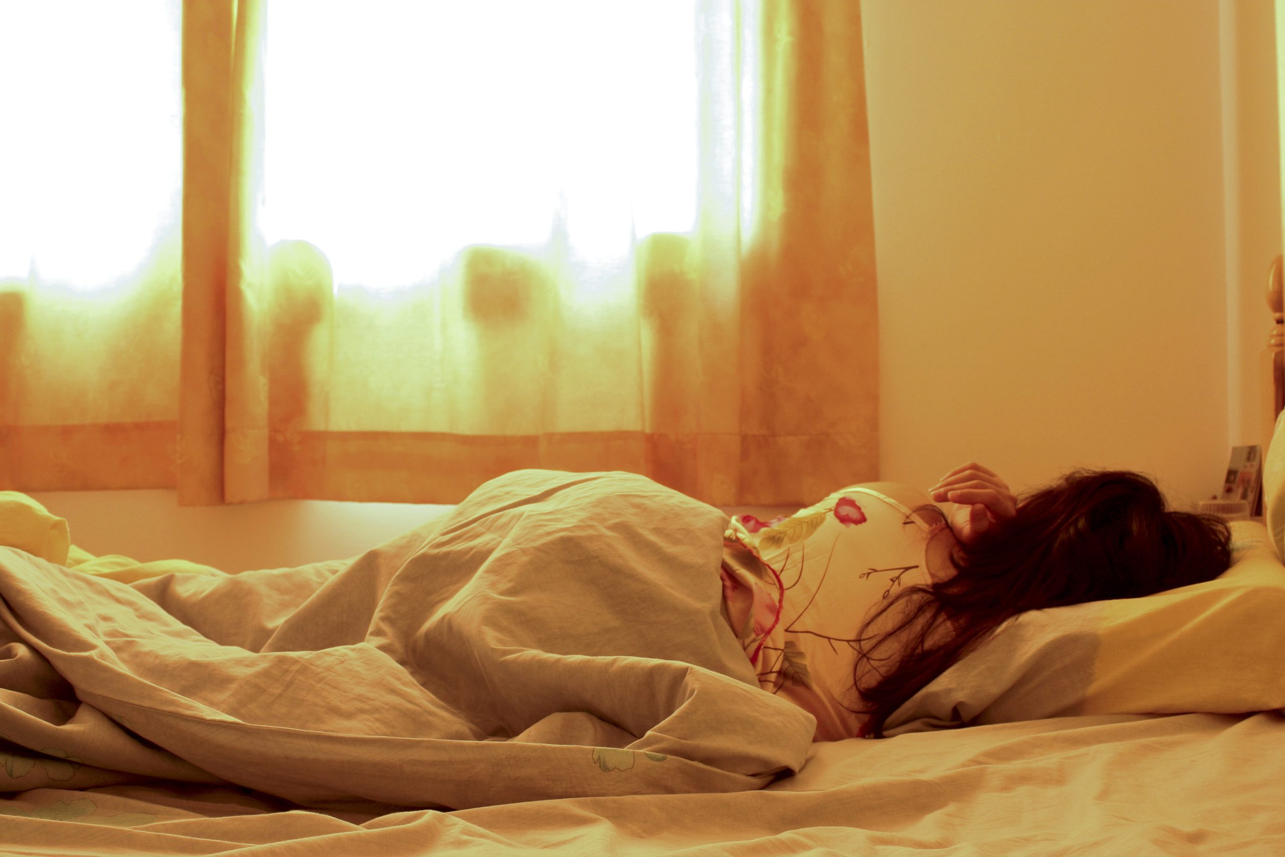 Ставането и лягането с час по-рано намалява риска от депресия