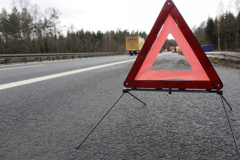 Тежък пътен инцидент във Великотърновско, един човек загина