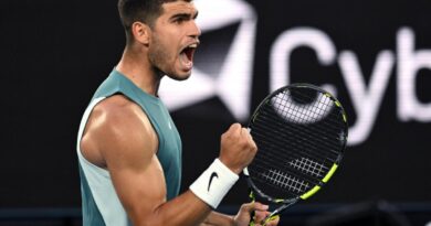 Carlos Alcaraz defeats Shevchenko at Australian Open