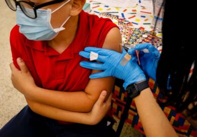 child-vaccination-covid-florida-gty-jt-220308_1646771727439_hpEmbed_3x2_992