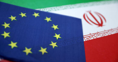 ЕС налага санкции на Иран след насилственото потушаване на протестите Illustration shows European Union and Iran flags